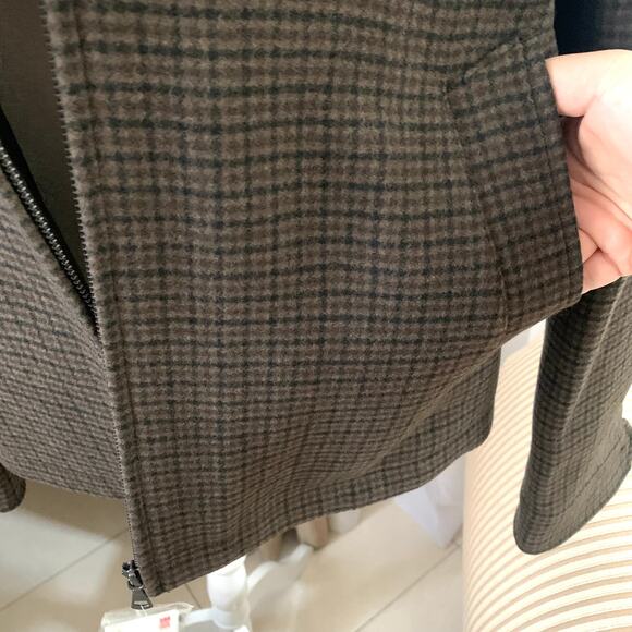 Uniqlo Single Collar Short Jacket | Checked Brown (Unisex) - Picture 6 of 13